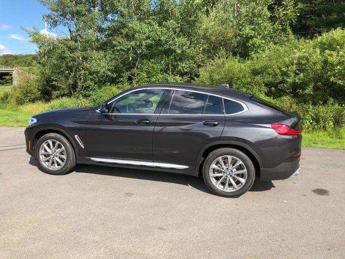 Can you spot the Hofmeister Kink? I sure can, mainly because the slope of the fastback exaggerates the rear-end design of the X6.