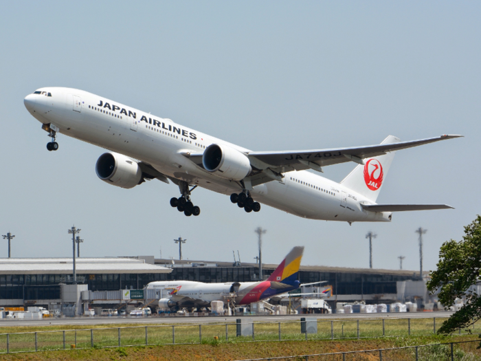 ... Japan Airlines,...