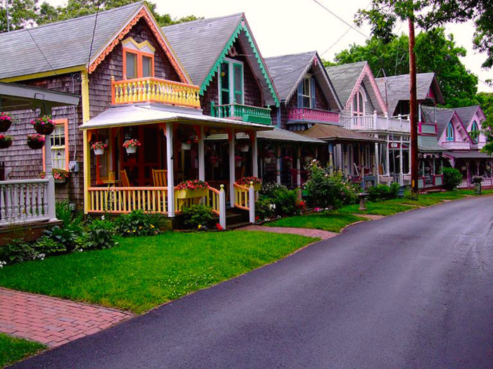 According to Country Living, there are 318 gingerbread cottages in Oak Bluffs, out of an original group of 500.