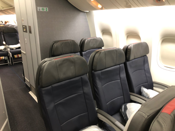 Seats and cabin: American Airlines