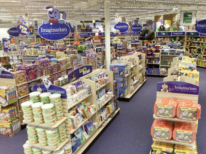 Imaginarium, an educational toy store, first started popping up in malls in the 1980s. It began closing stores in the 1990s, and by 2003, its parent company Toys R Us closed all of its remaining stores.