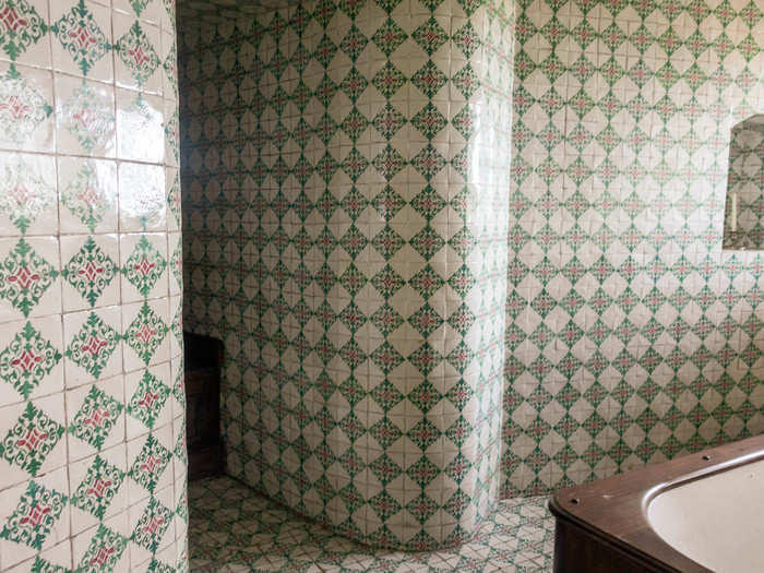 In Pena National Palace, there was an emphasis on the Moorish style and its geometric patterns. This was in one of the bathrooms.