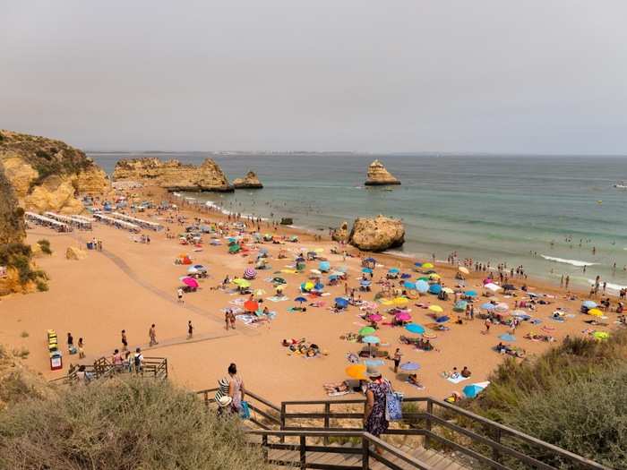 I went to check out the other beach in Lagos recommended to me: Praia da Dona Ana. Dona Ana is considered by many Portuguese to be the most picturesque beach in the Algarve. I could see why, from the steep colorful cliffs and the crystal clear waters.