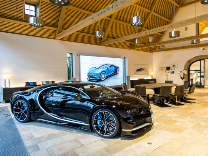 Assisted by a car designer, customers build a vehicle tailor-made to their specific preferences.