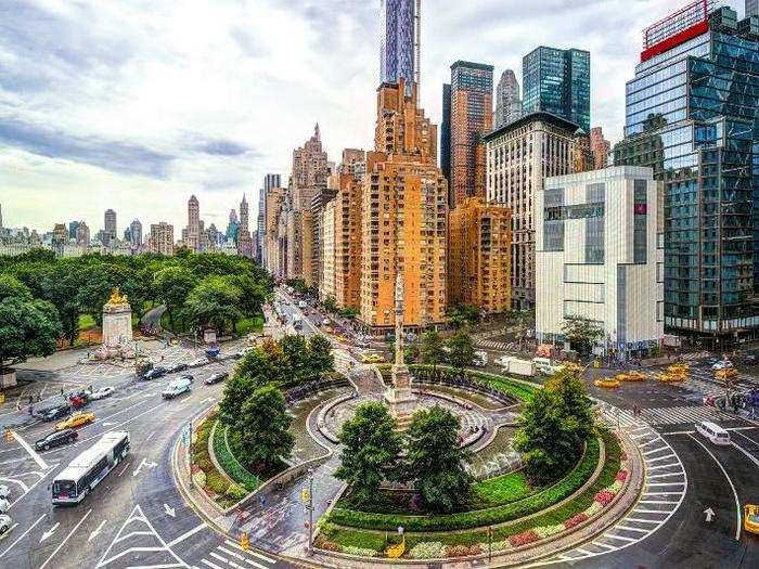 Admittedly, the statue in the middle of Columbus Circle is far shorter in the game: