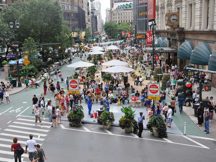 Herald Square in reality is a major intersection at 34th Street and Broadway in midtown Manhattan. It