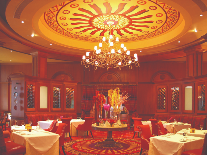 The hotel restaurant, Lautrec, is one of only a few restaurants in the world to hold both the Forbes Five-Star and AAA Five Diamond designation for 10 years.