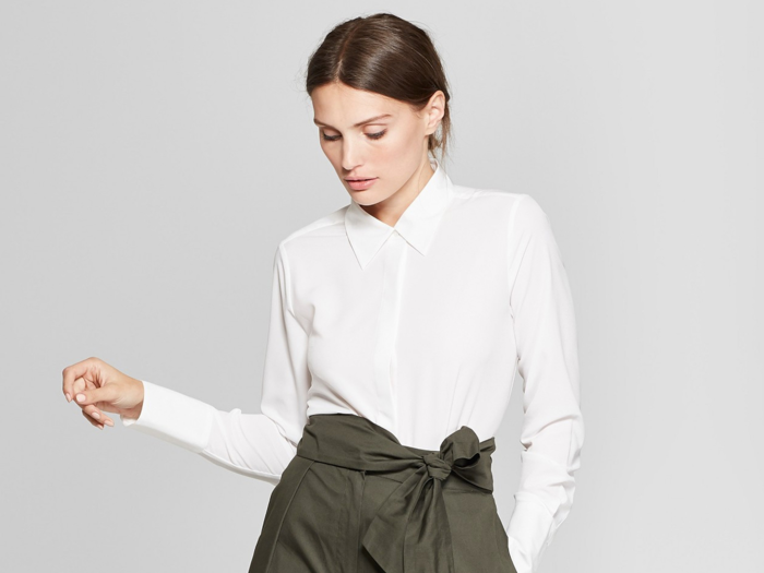 A simple and sophisticated button-down blouse