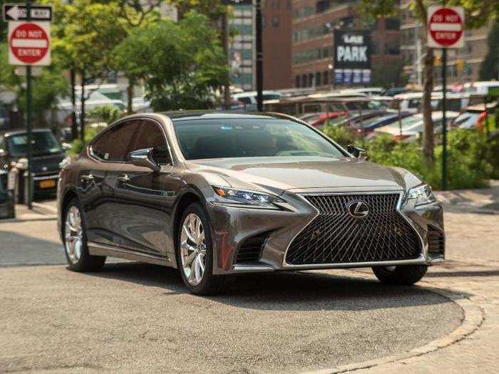 On the LS, it looks terrific. Paired with the distinctive triple-projector LED headlamp, the front end sets the tone for the rest of the car.