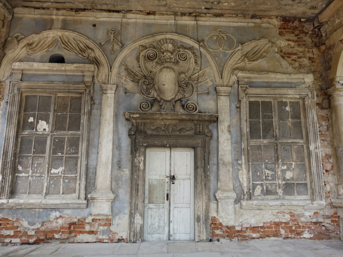 Pidhirtsi Castle has been damaged by fire and flooding over the years. The Lviv Art Gallery foundation aims to restore the mansion, but a lack of funds seems to have hampered progress. The foundation is calling for investors to help with the restoration while local students volunteer their time to try to repair the estate.