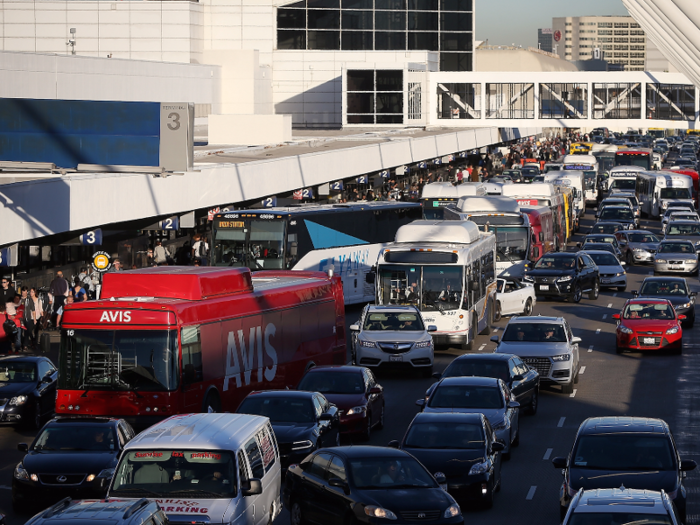 4. Los Angeles International Airport: 735 points. (Tie)