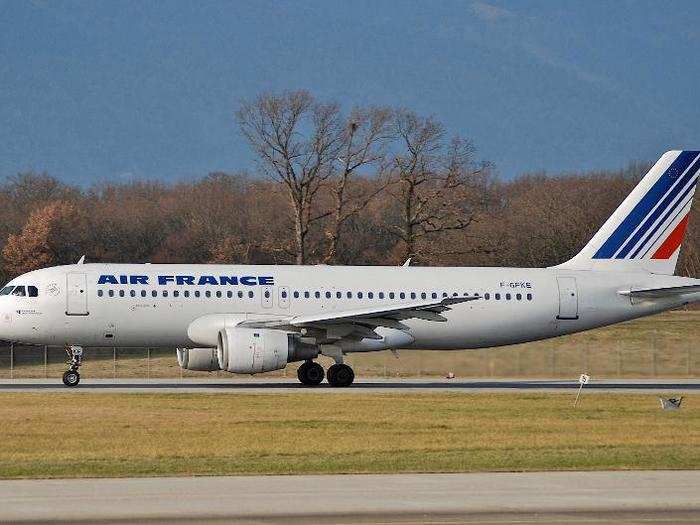 In June 1981, Air France gave the A320 program an important vote of confidence when it announced an order for 25 of the yet-to-be-launched jet along with an option to buy 25 more.