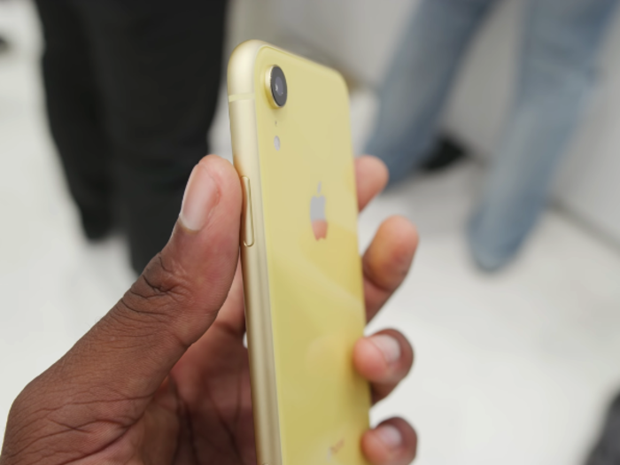 From an angle, you can see the metal edges again have a slightly different color — it almost looks golden.