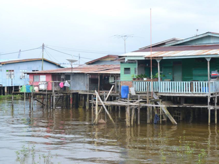 All the buildings in Kampung Ayer are on stilts.