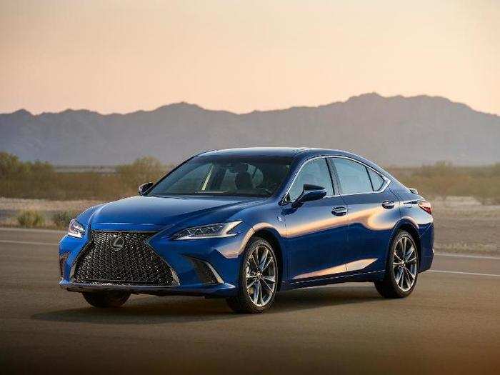 2019 Lexus ES 350: The 2019 version of ES 350 earned an A for booster seat fit, an upgrade over the 2017 ES 350