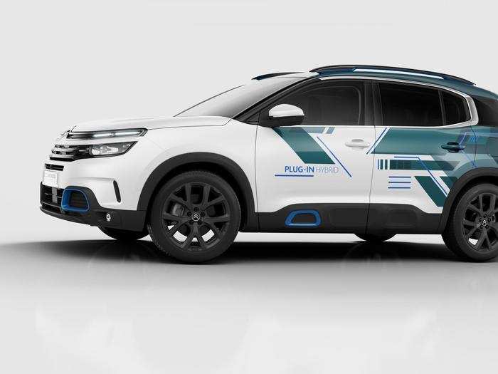 Paris will mark the world premiere of the Citroen C5 Aircross hybrid concept.