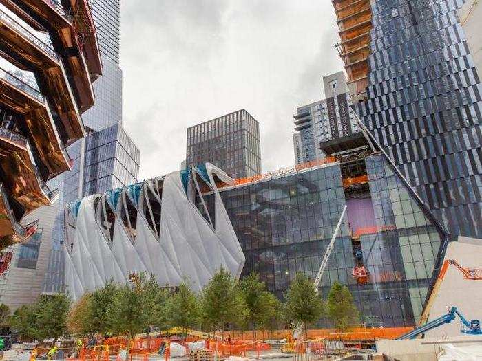 To the right of The Shed, 15 Hudson Yards offers nearly 400 rental and for-sale residences, including 100 affordable apartments.