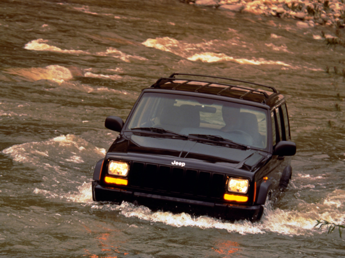 The XJ received a refresh in 1997 and soldiered on until 2001 when it was replaced by the third generation KJ.