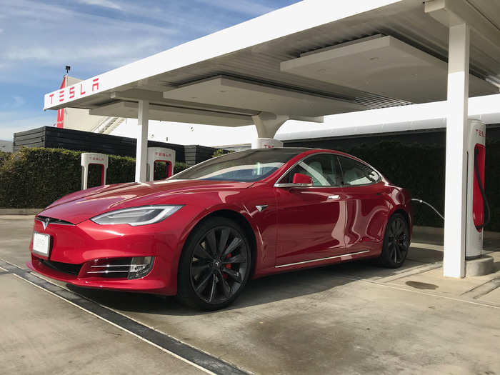 2. Tesla Model S: 32.4 days on the market