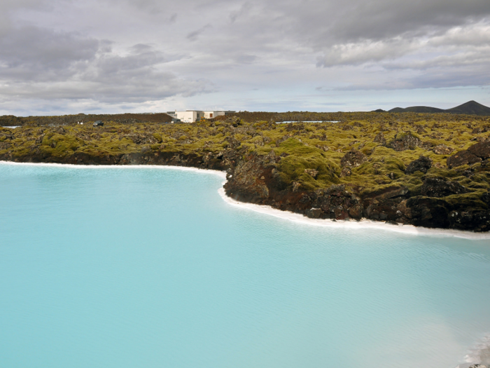 And while the contrast between the water and the surrounding landscape does make for a stunning setting ...