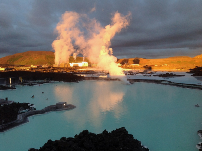 When the sun peaks out from behind the steam at the lagoon, it can make for an absolutely breathtaking sight.