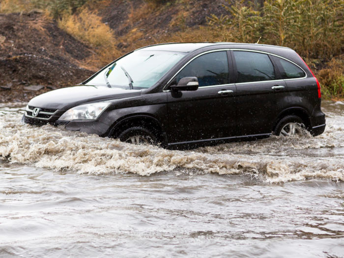 10. Look for clues of flood damage