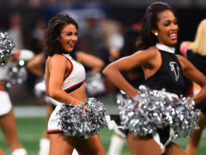 Some Cheerleaders in the NFL reportedly make between $75 and $150 a game and $50 an hour for special appearances, but the pay is not standardized across the industry.