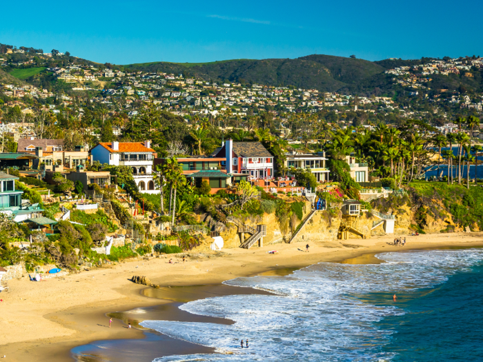 In 1971, Buffett purchased a vacation home in Laguna Beach, California, for $150,000 — it