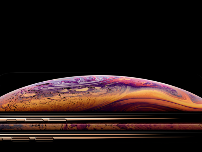 3. The iPhone XS is lighter than the iPhone XS Max.