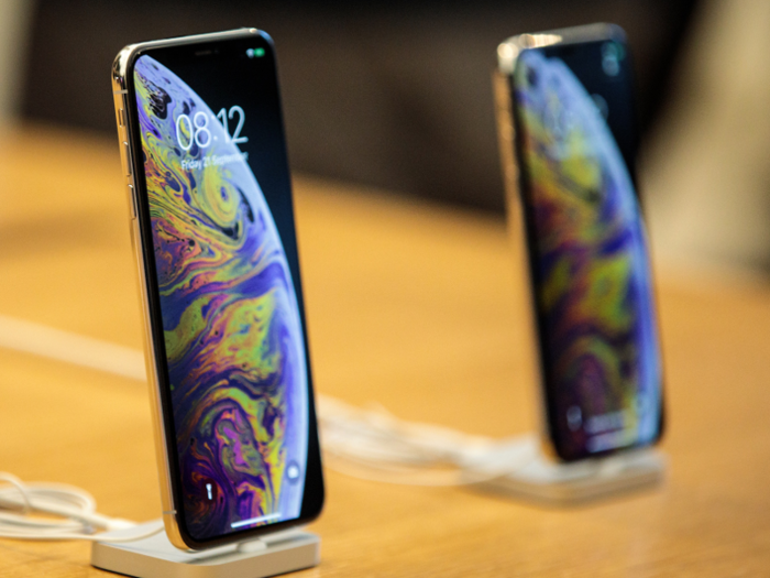 2. The iPhone XS has the the same display quality as the iPhone XS Max, but in a size that