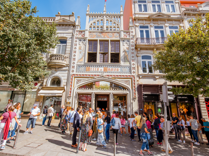 Tourism to Portugal has exploded in recent years and, with good reason. The country has gorgeous beaches, great food, and interesting architecture. One of the places capitalizing on the boom is Livraria Lello, one of the world