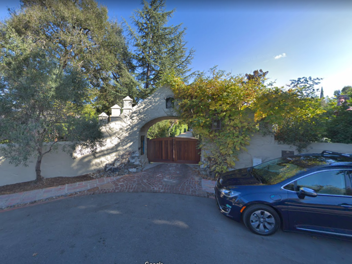 In 2005, Page bought a $7.2 million home in Old Palo Alto. The home, which is listed on the National Register of Historic Places, was built from 1931 to 1941 for Bay Area artist Pedro de Lemos.