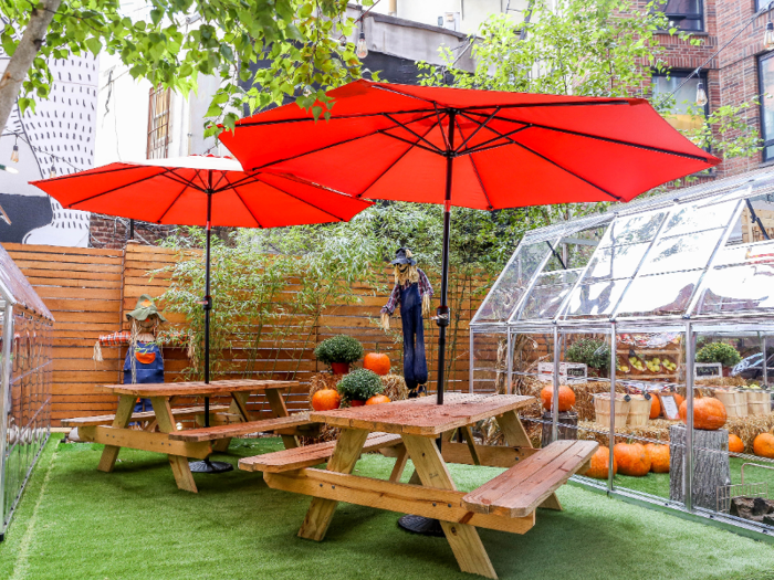 Soon after our visit, Arlo transformed its courtyard space into an urban apple orchard, complete with glass greenhouses, a farm cart with apples and pumpkins for sale, and autumnal drinks.