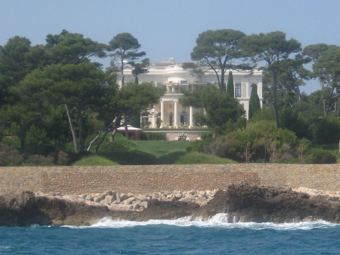 Abramovich bought the Chateau de la Croe, a mansion that overlooks the Mediterranean Sea, in 2001.