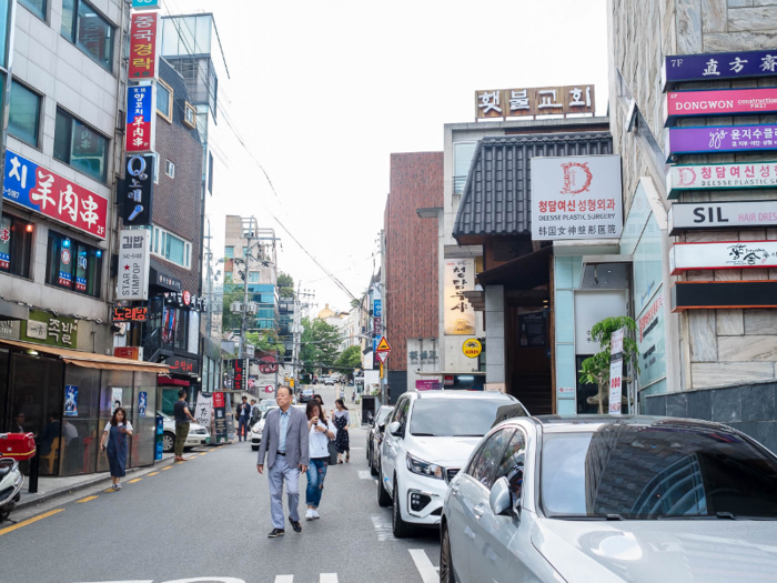 There are  over 124,000 new cars registered in South Korea monthly, according to Trading Economics. The Gangnam district in Seoul is known for having limited parking space due to the amount of cars on the road.