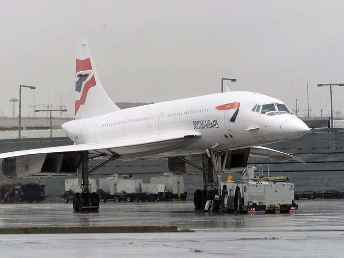 Later that year, British Airways started scheduling transatlantic flights between London and New York.