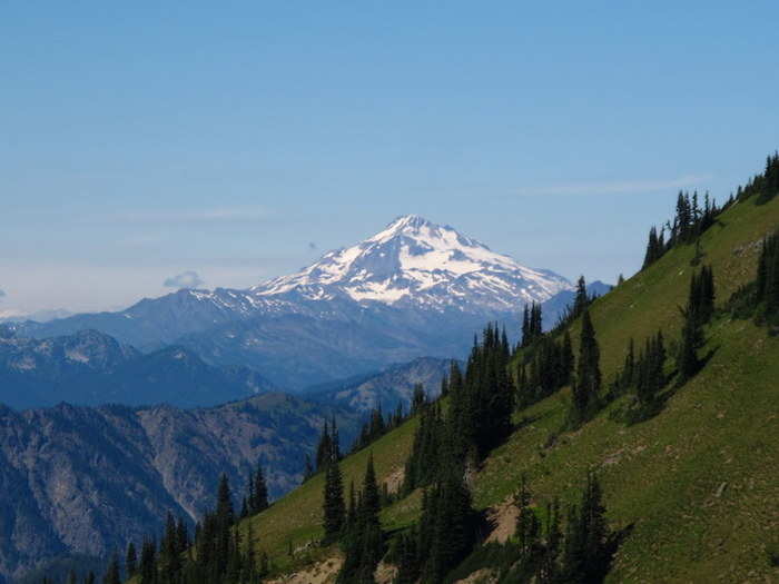 15: Glacier Peak, Washington. Threat Score: 135. Aviation Threat: 37.