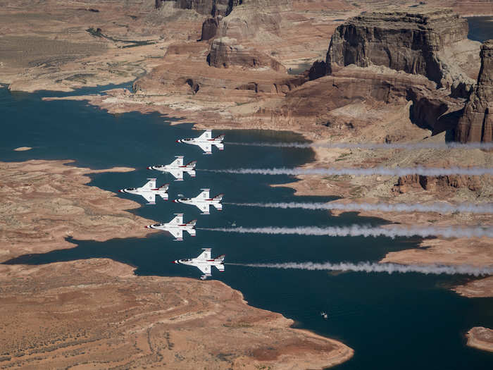 The Thunderbird F-16s also have a smoke generator where the jet