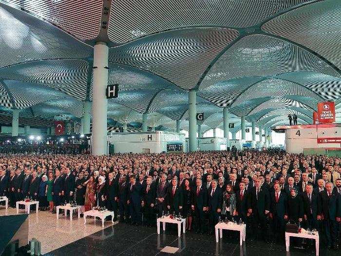 Many foreign dignitaries attended the inauguration ceremony for the new airport, which took place on the 95th anniversary of Turkey