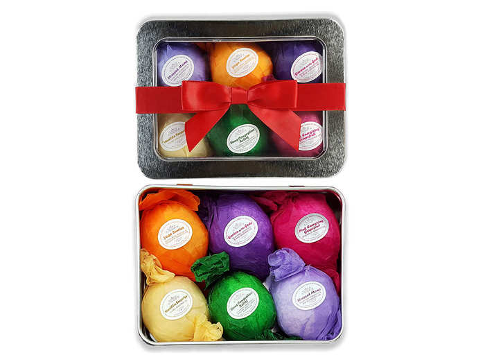 Organic bath bombs full of essential oil aromatherapy blends