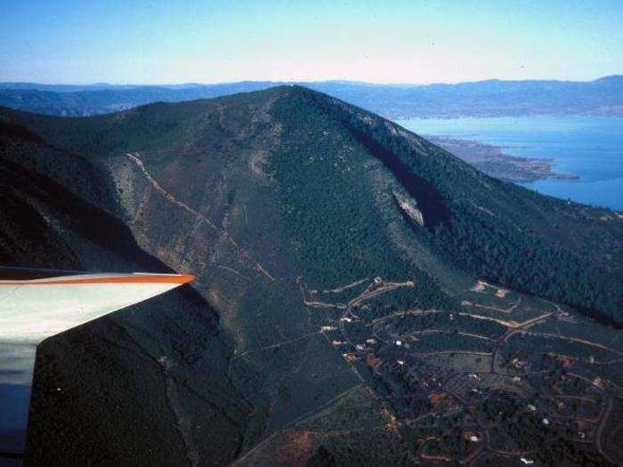 33 — Clear Lake volcanic field, a high threat, is located in the state