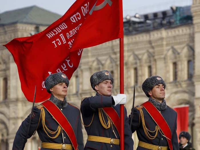 Despite the threat posed by Nazi aircraft, about 28,500 people took part in the 1941 parade, according to Russian state media, which said the parade that year "represented the Soviet Union