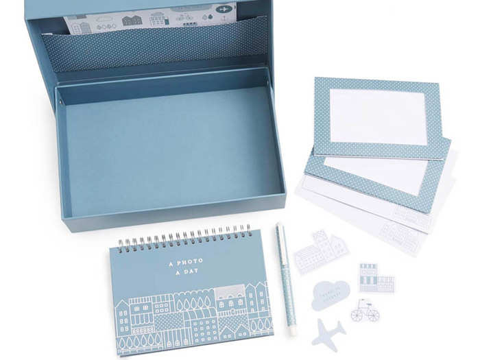 A kit that preserves their travel memories