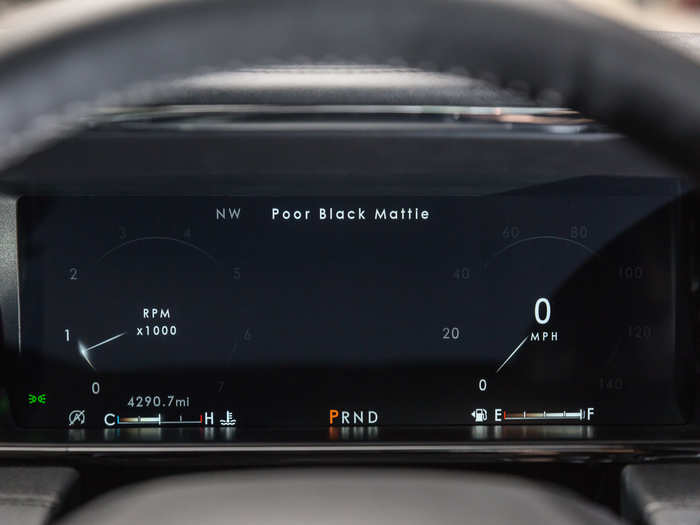 But the instrument cluster is ultra-minimalist. Lincoln has reimagined the information experience to be about only what the driver really needs.