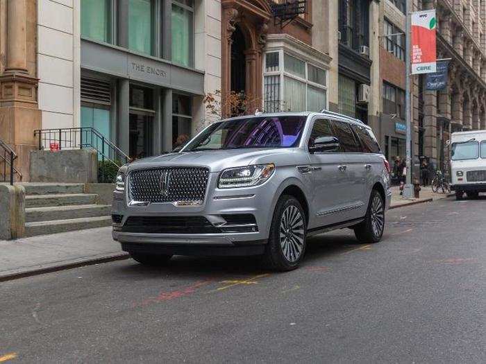 The only way to make the 2018 Navigator look small is to zoom out.