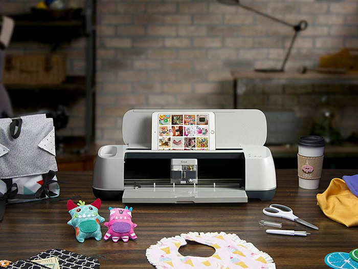 A cutting machine that turns anyone into a DIY crafting expert