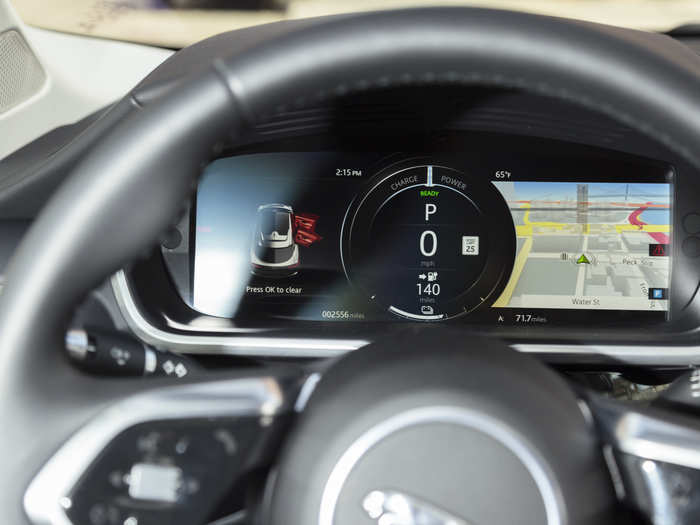 In front of the driver is a 12.3 inch configurable digital instrument display. A color head-up display is also available.