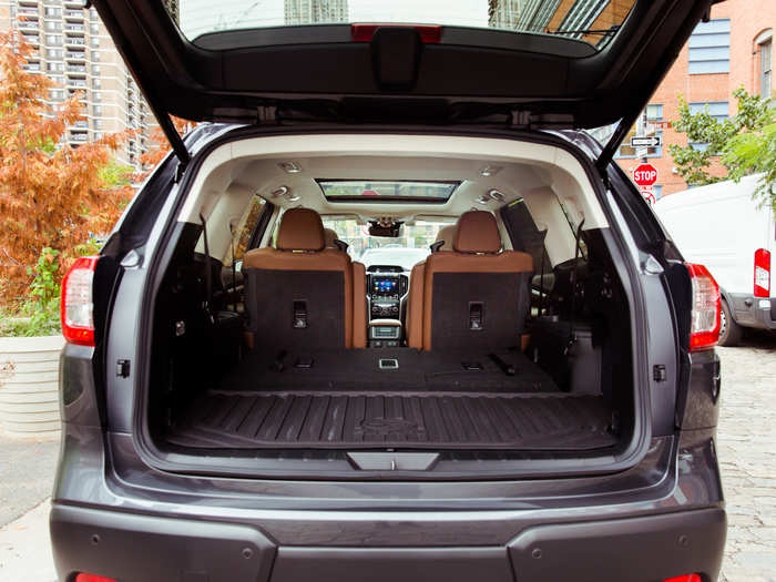 With the third row folded, cargo capacity increase to 47 cubic feet. The maximum cargo capacity behind the first row is 86 cubic feet.