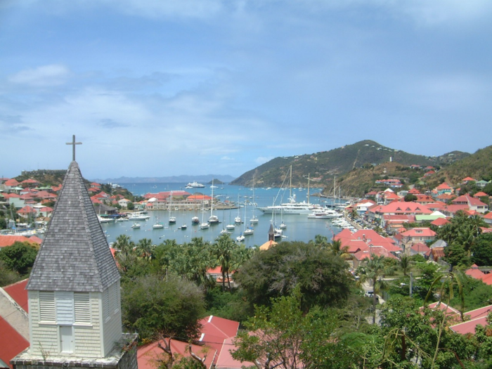 Saint Barthélemy: 83 degrees Fahrenheit (28.3 degrees Celsius)