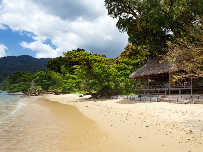 Glorioso Islands: 81 degrees Fahrenheit (27.2 degrees Celsius)